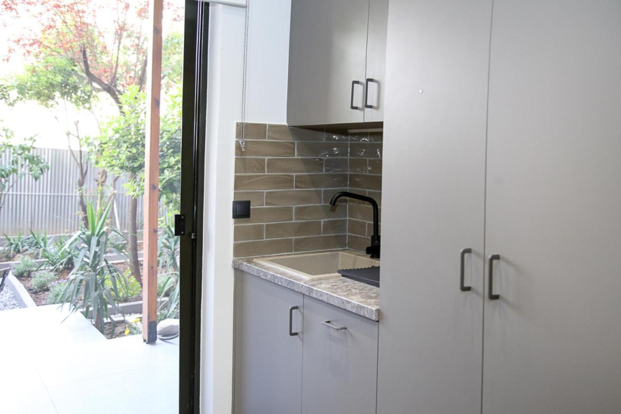 Caravin Wanderhome, 5 Min From Metro Nea Ionia Apartment Athens