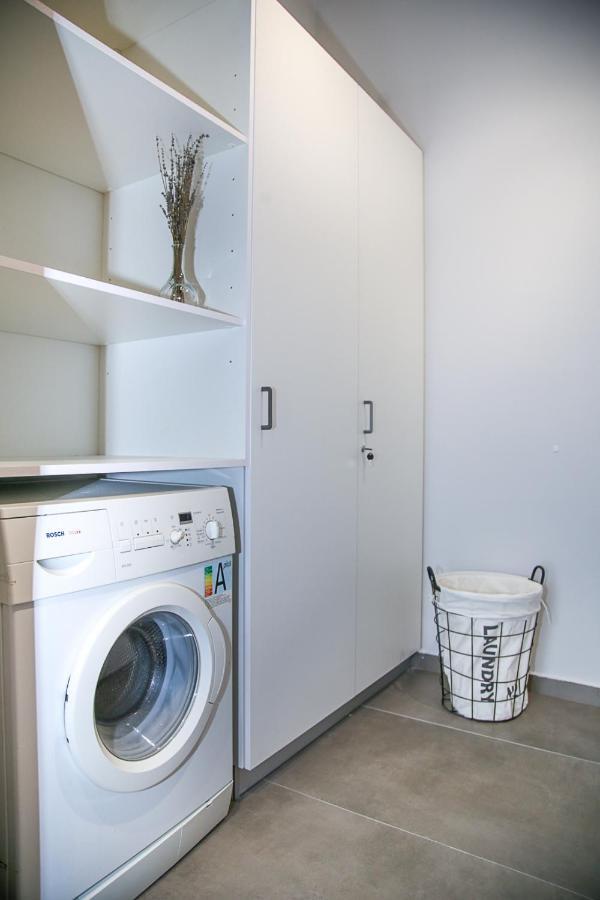 Caravin Wanderhome, 5 Min From Metro Nea Ionia Apartment
