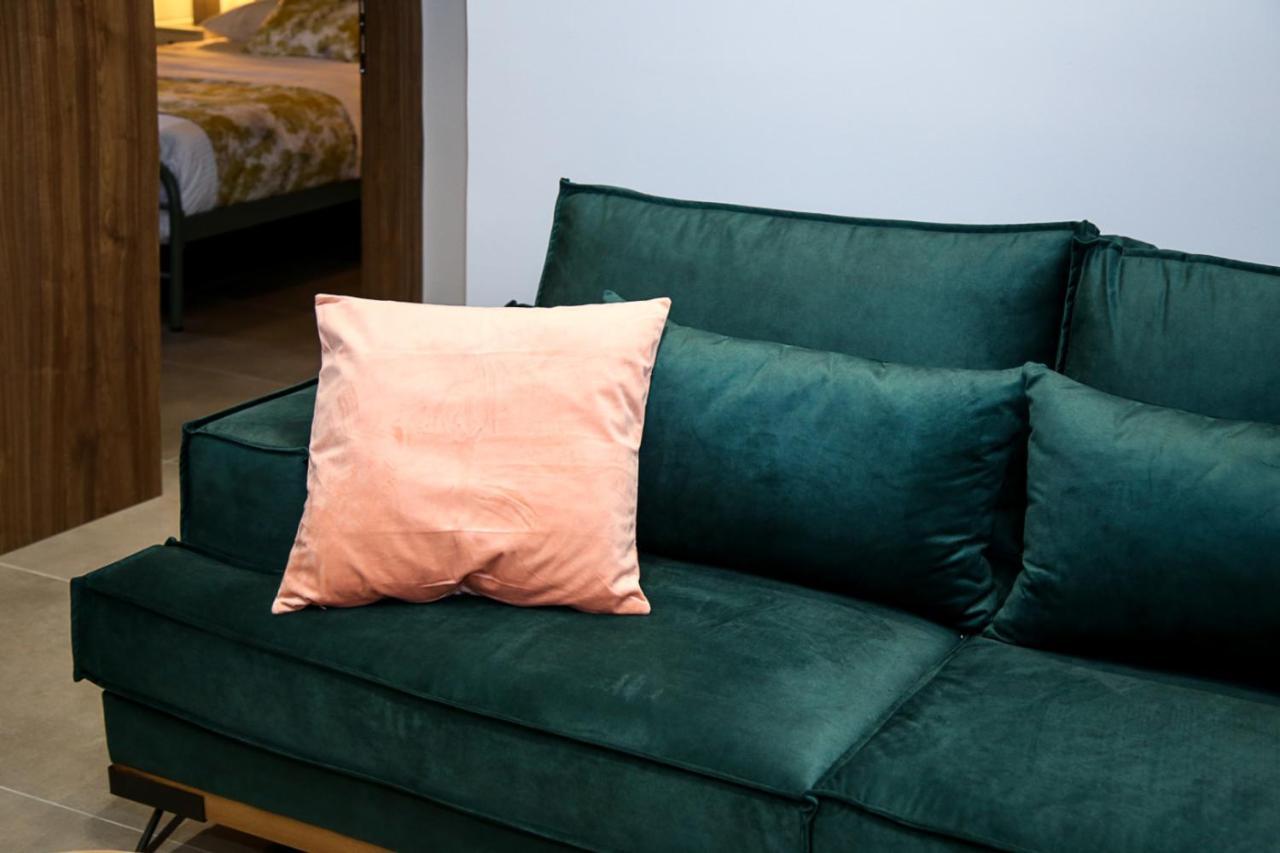 Caravin Wanderhome, 5 Min From Metro Nea Ionia Apartment Athens